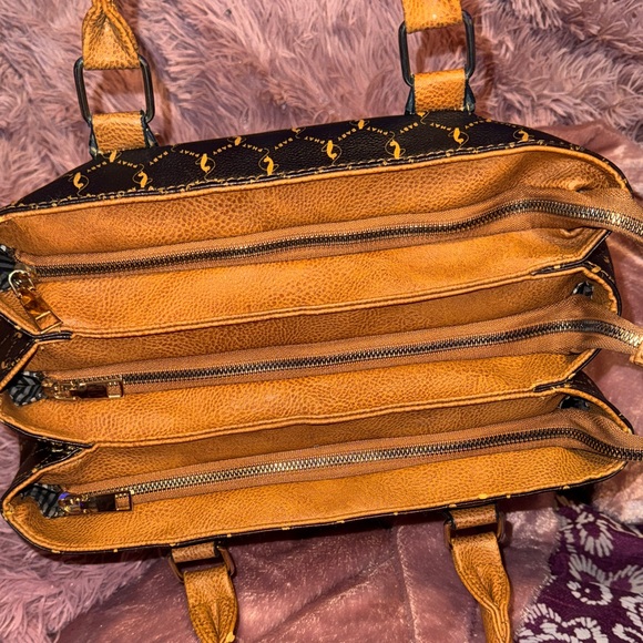 Baby Phat Black and Tan Shoulder Bag - Picture 3 of 7